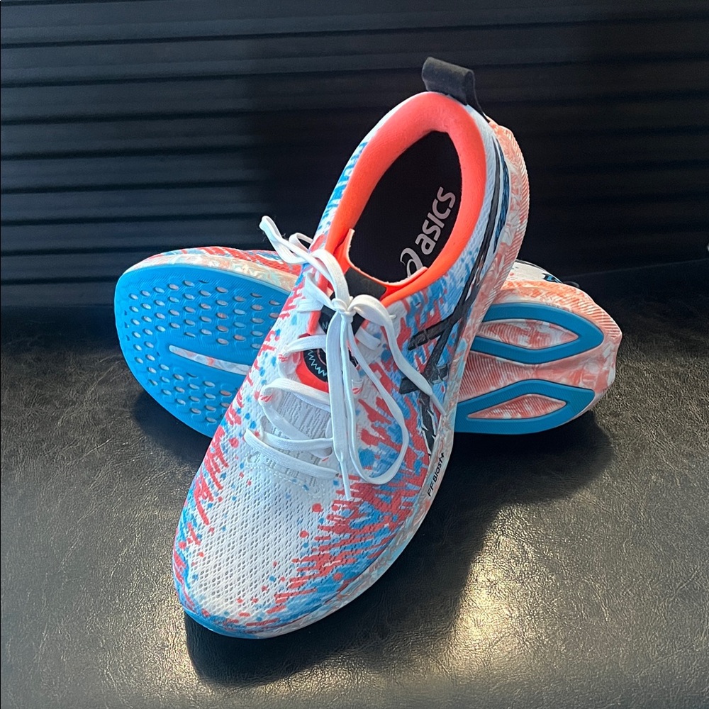 ASICS Dynamic Blue and Coral Men’s Running Shoes, size 11, good condition.